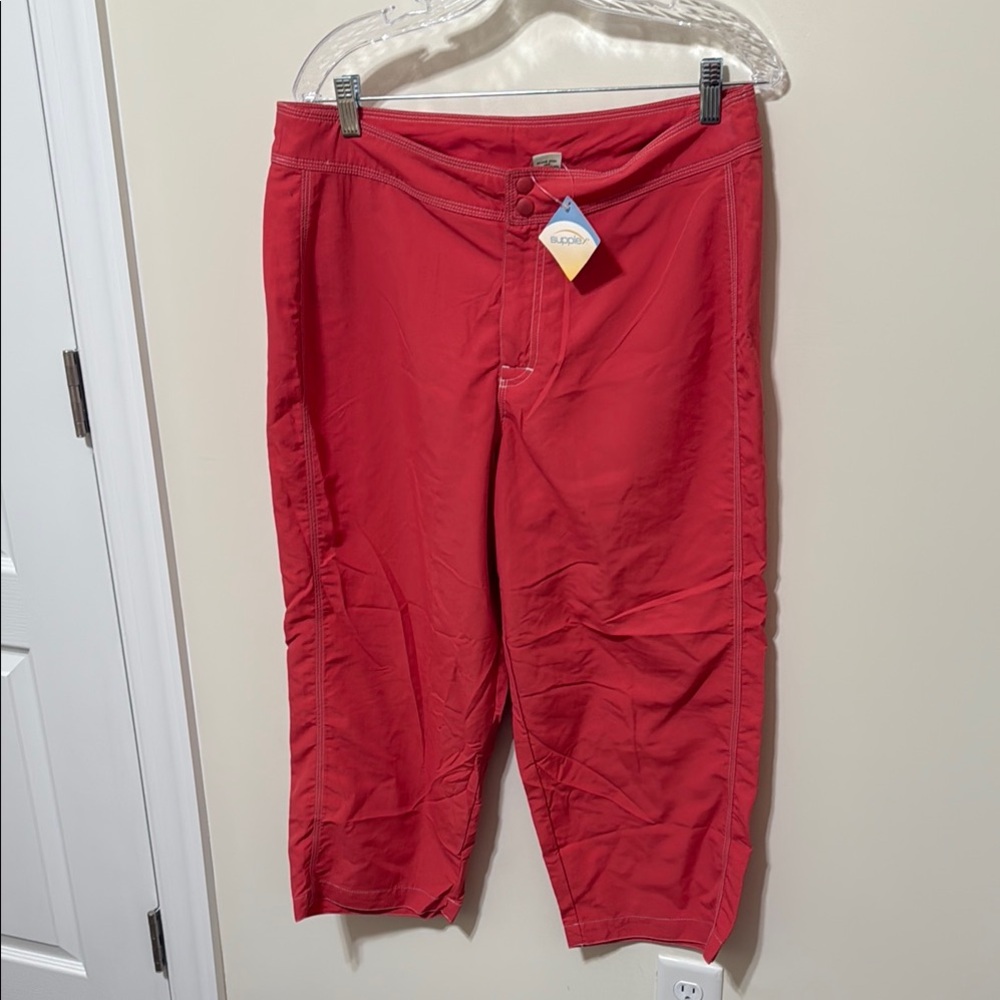 L. L. Bean Women’s 100% Nylon Capris / Size 14 / Salmon Color / Brand NWT